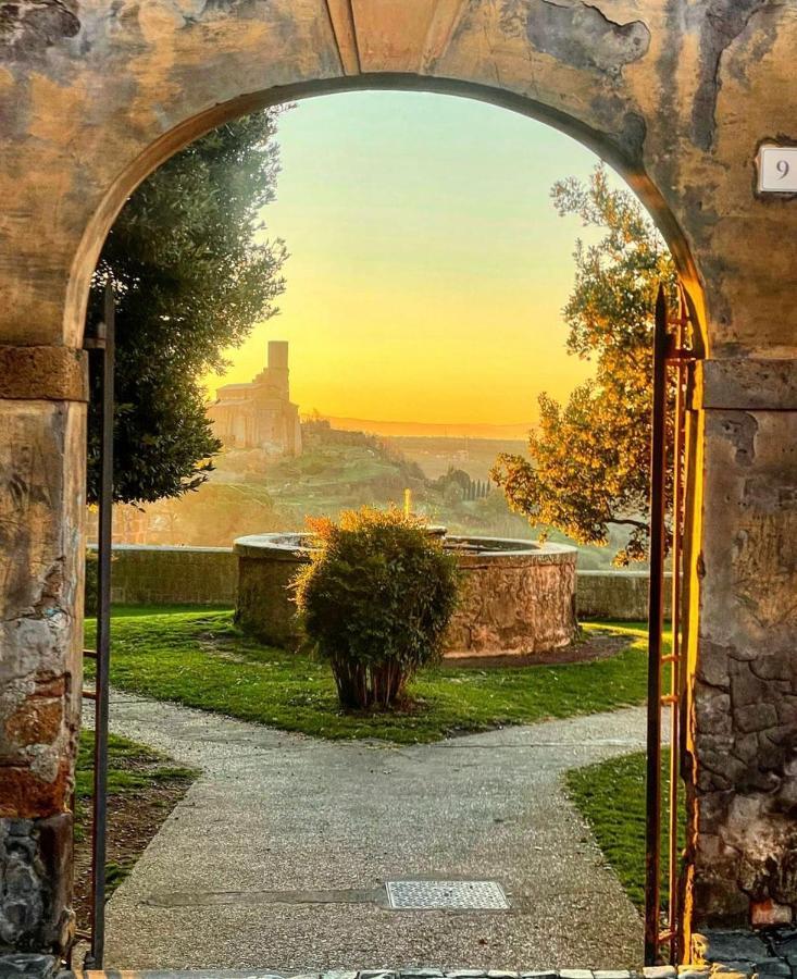 Piazza Duomo Hotel Tuscania Exterior photo